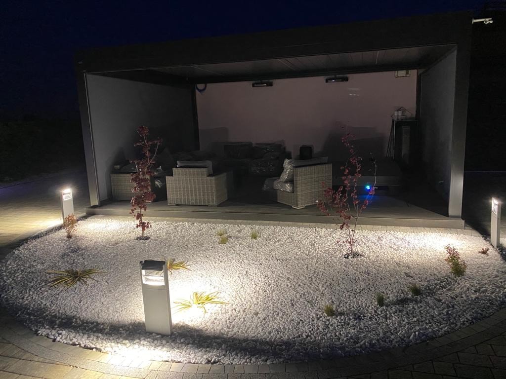 Realizacja Ledovo - wielopoziomowe oświetlenie tarasu i&nbsp;ogrodu taśmą led