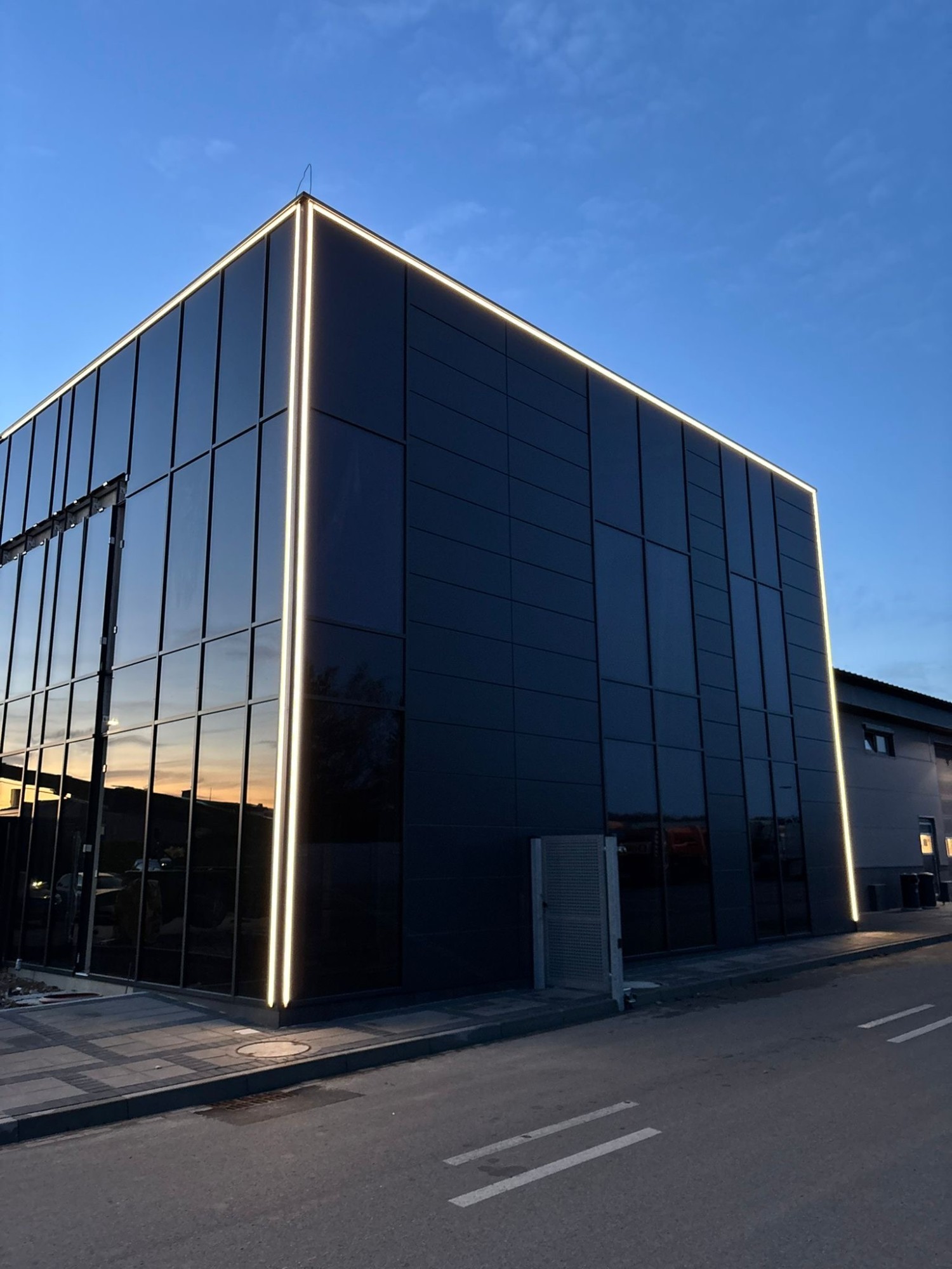 Hurtownia elektryczna Suszec z&nbsp;oświetleniem LED